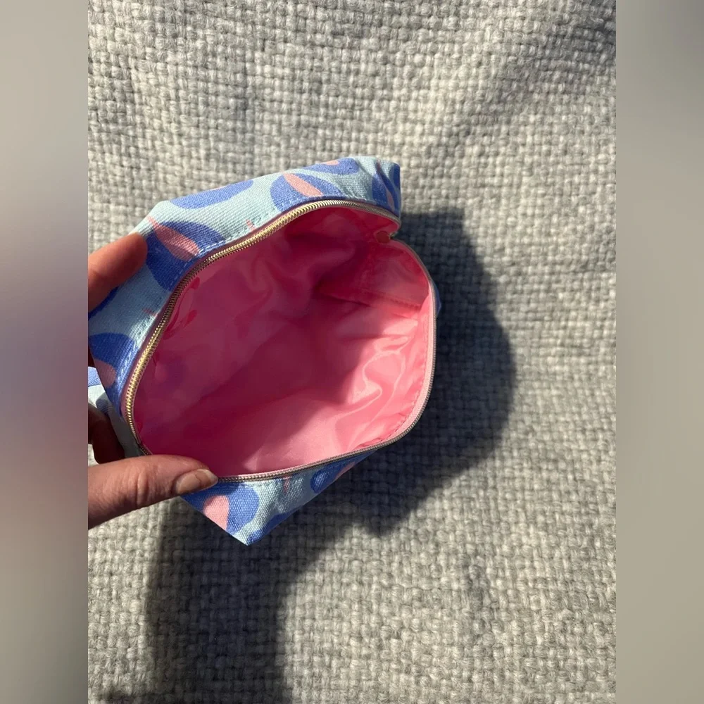 Clinique Makeup Bag: Pink & Blue